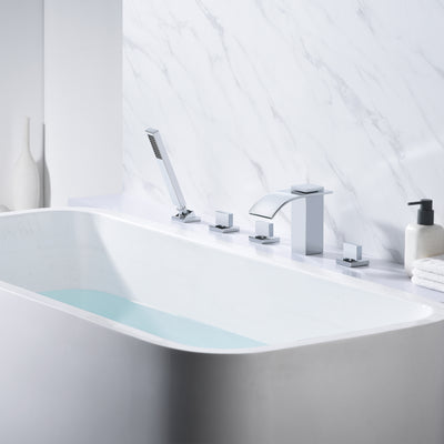 Torneira para banheira romana montada em cascata com pulverizador portátil, acabamento cromado
